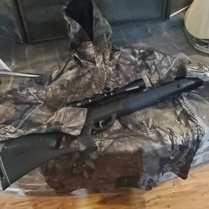 Mossy Oak hooded pullover